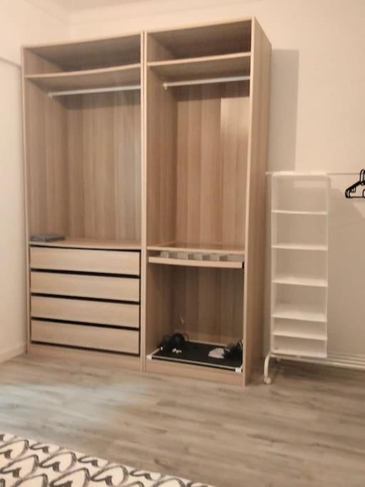 Lisbon, 3 Bedroom In , 15 Min From The Amora